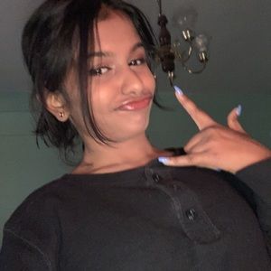 Meet your Posher, Alesha